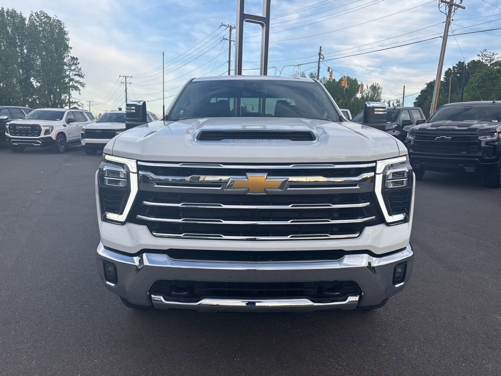 New 2026 Chevrolet Silverado 2500 LTZ w/ LTZ Convenience Package AWD/4WD image 8