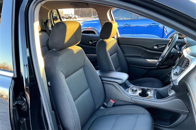 Used 2023 GMC Acadia SLE w/ Driver Convenience Package image 30