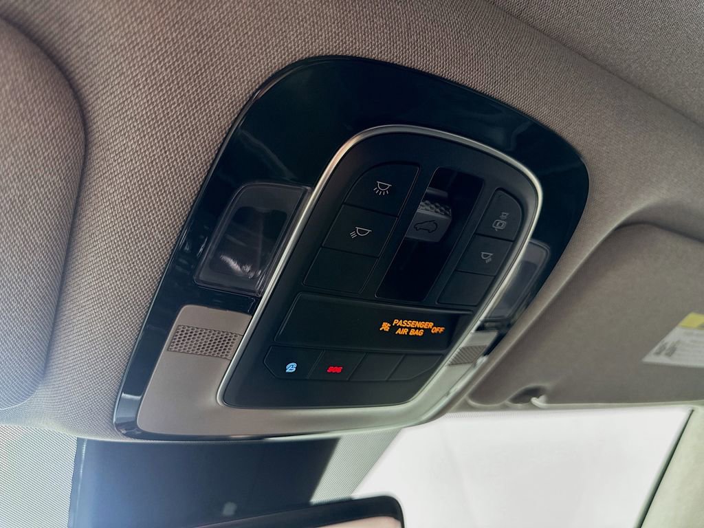 Used 2022 Hyundai Santa Fe Limited image 33