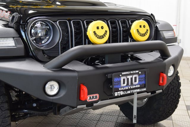 Used 2025 Jeep Wrangler Unlimited Rubicon w/ Technology Group image 11