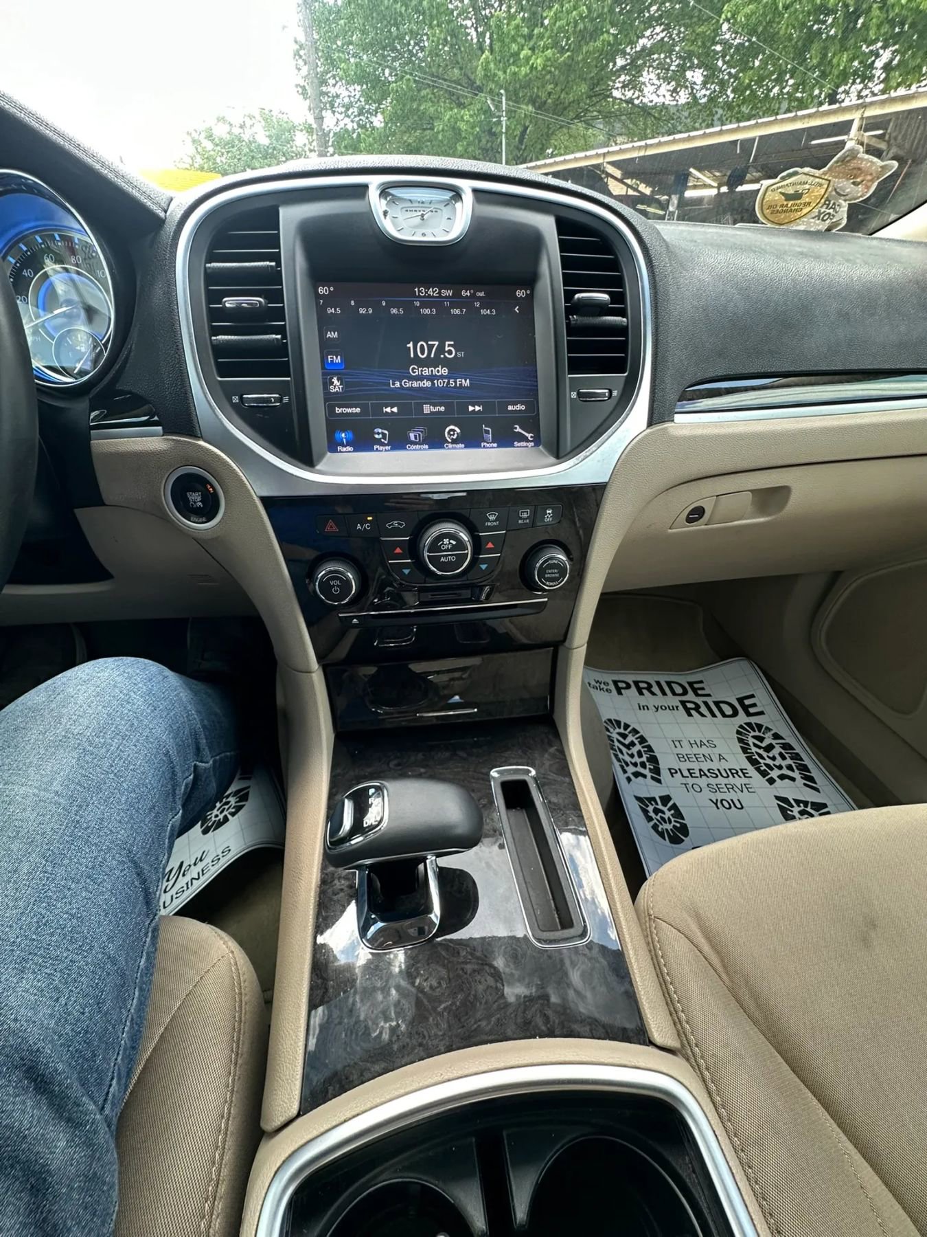 Used 2014 Chrysler 300 AWD image 10