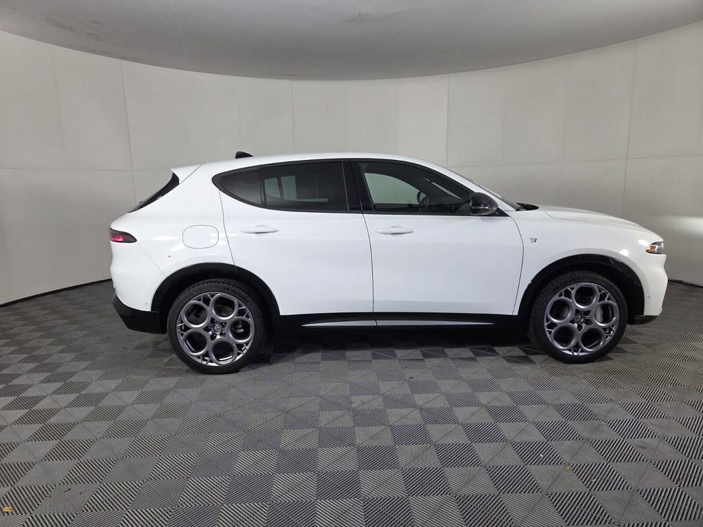 Used 2024 Alfa Romeo Tonale Ti w/ Active Assist Package image 6