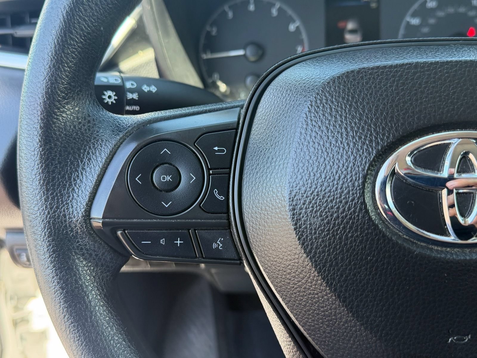 Used 2024 Toyota Corolla LE FWD image 35