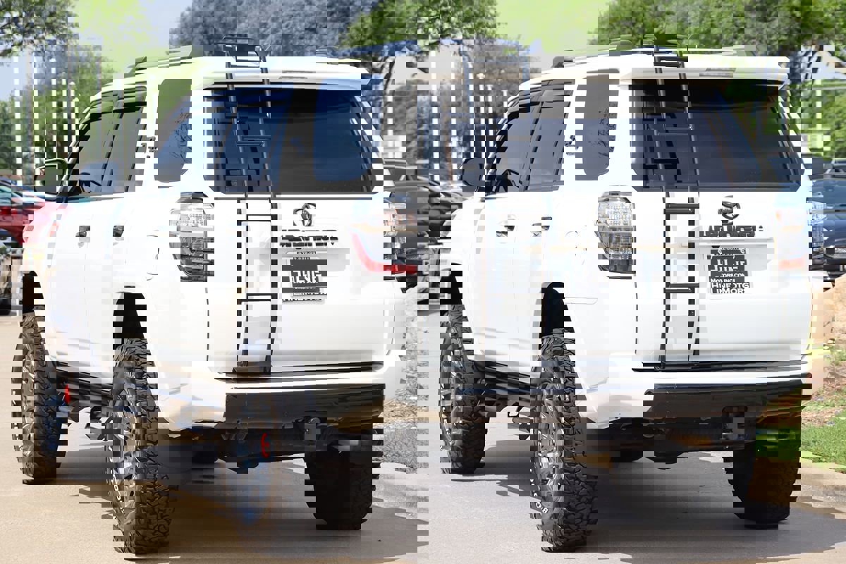 Used 2023 Toyota 4Runner SR5 Premium image 9