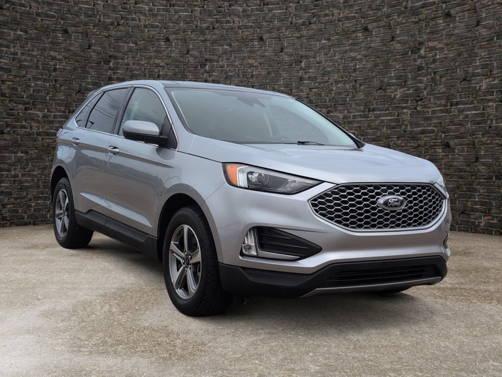 Used 2024 Ford Edge SEL w/ Convenience Package AWD/4WD image 2