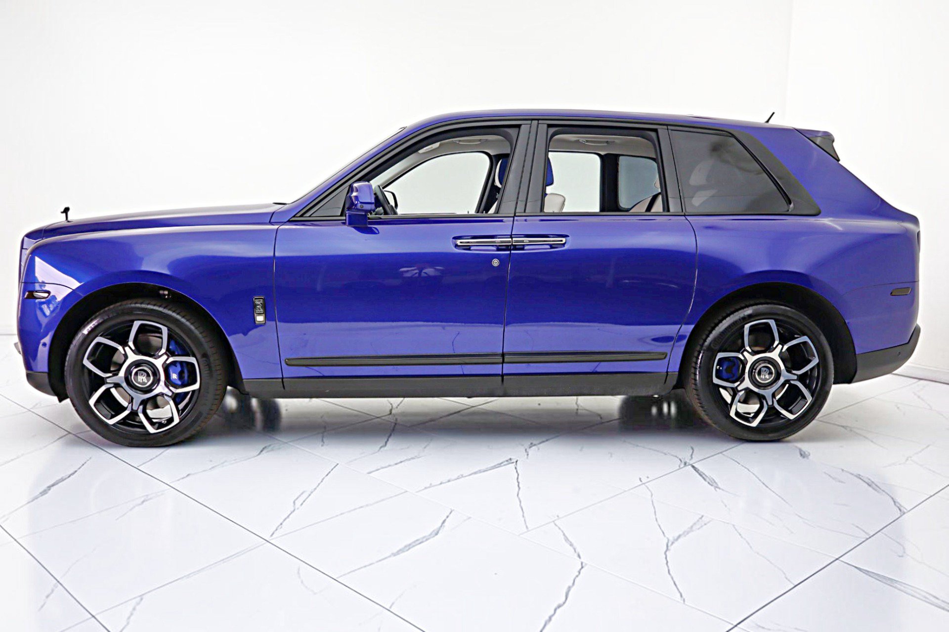 Used 2023 Rolls-Royce Cullinan Black Badge w/ Driver's Package AWD/4WD image 3