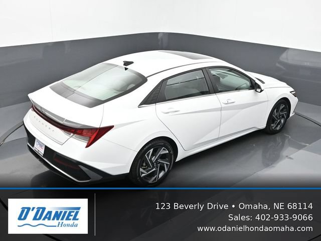 Used 2024 Hyundai Elantra SEL w/ Convenience Package FWD image 18