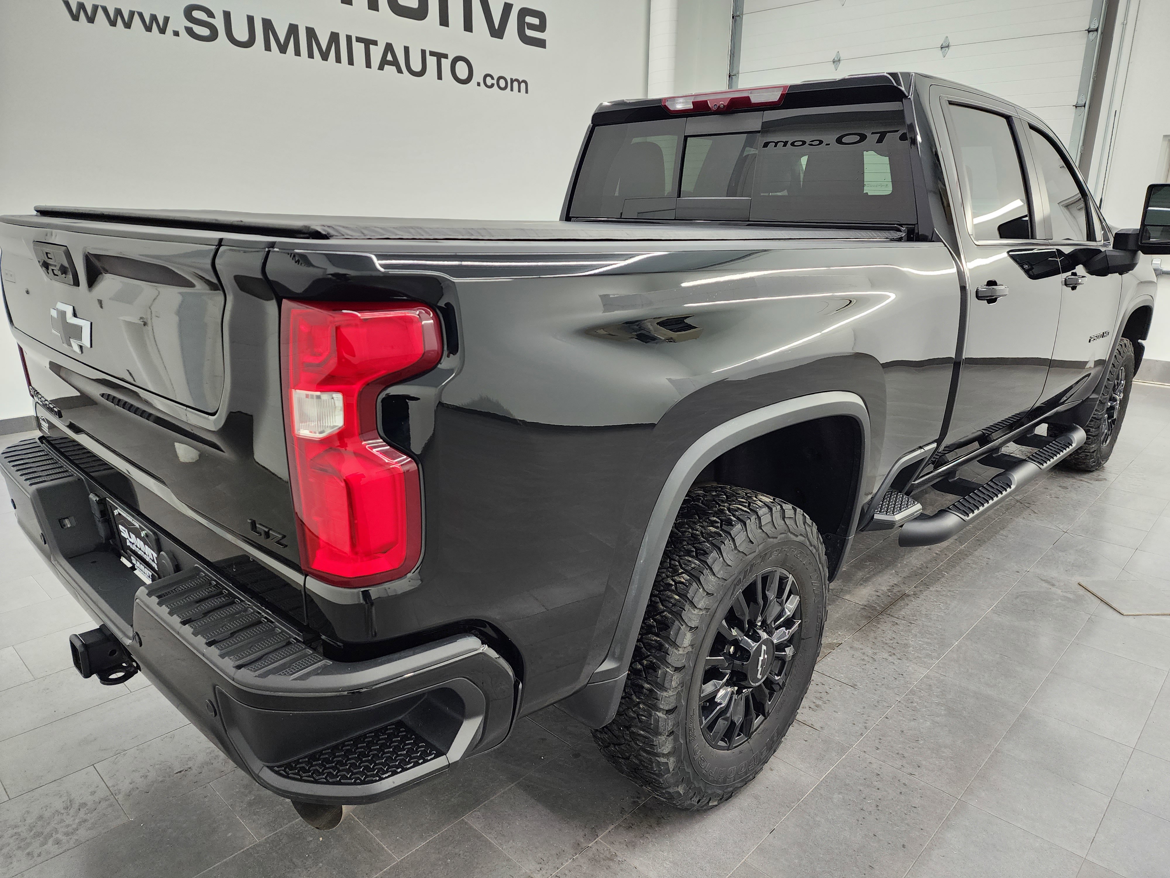 Used 2023 Chevrolet Silverado 2500 LTZ w/ LTZ Plus Package AWD/4WD image 4