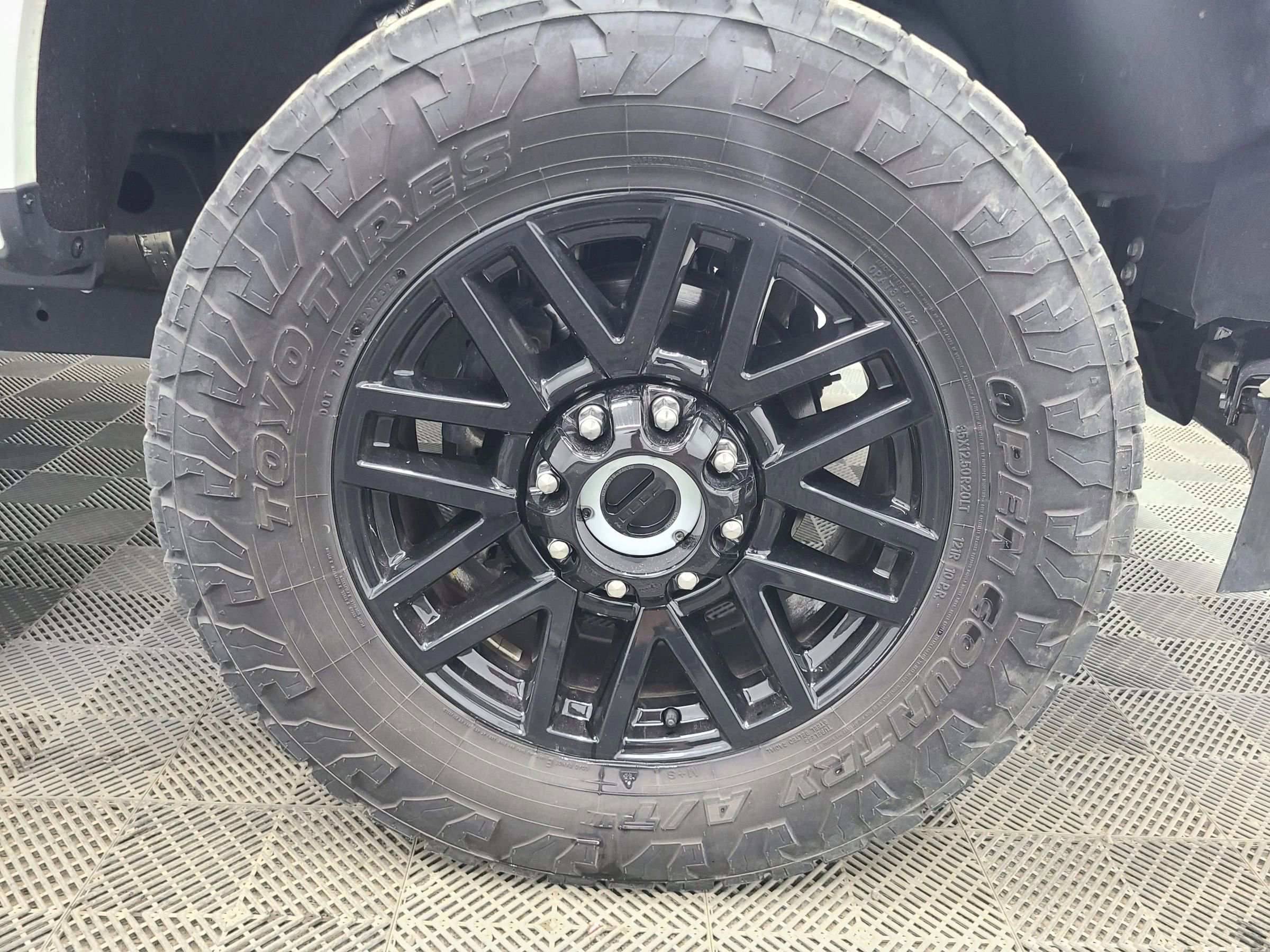 Used 2024 Ford F250 Lariat w/ Sport Appearance Package image 12