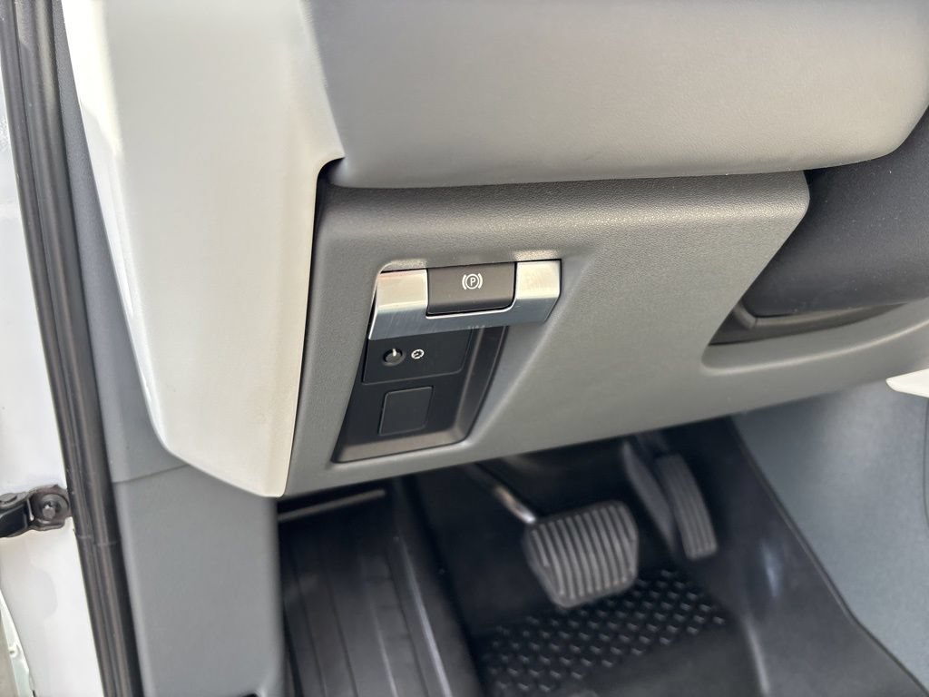Used 2023 Land Rover Defender 130 First Edition AWD/4WD image 6