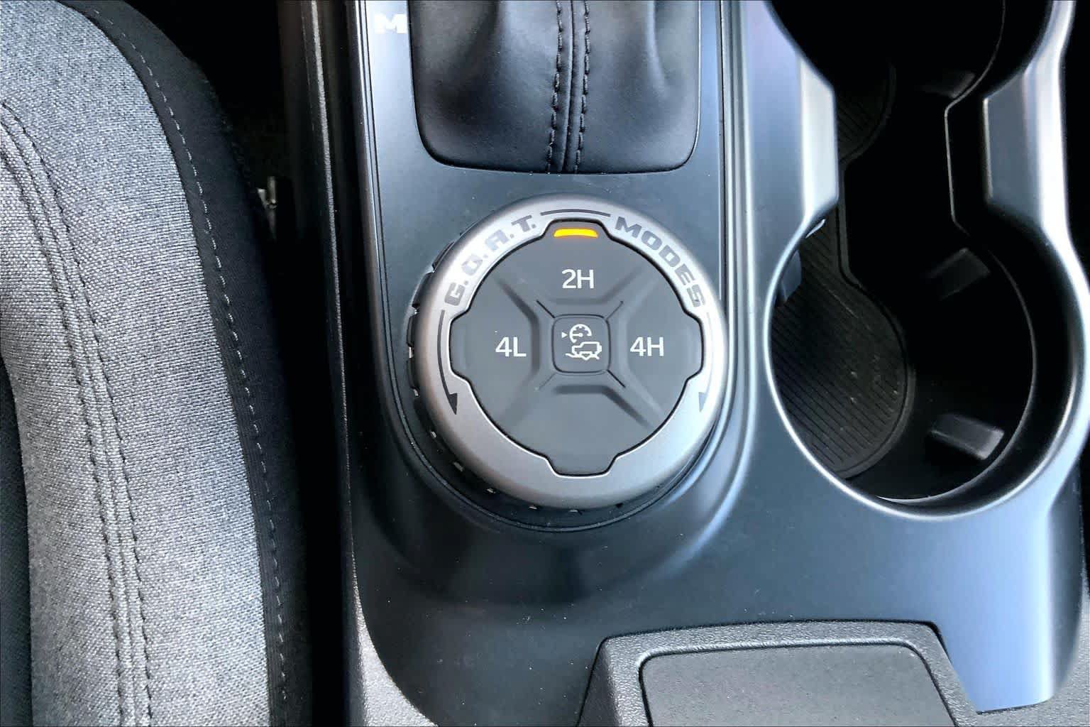 New 2025 Ford Bronco 2-Door AWD/4WD image 18