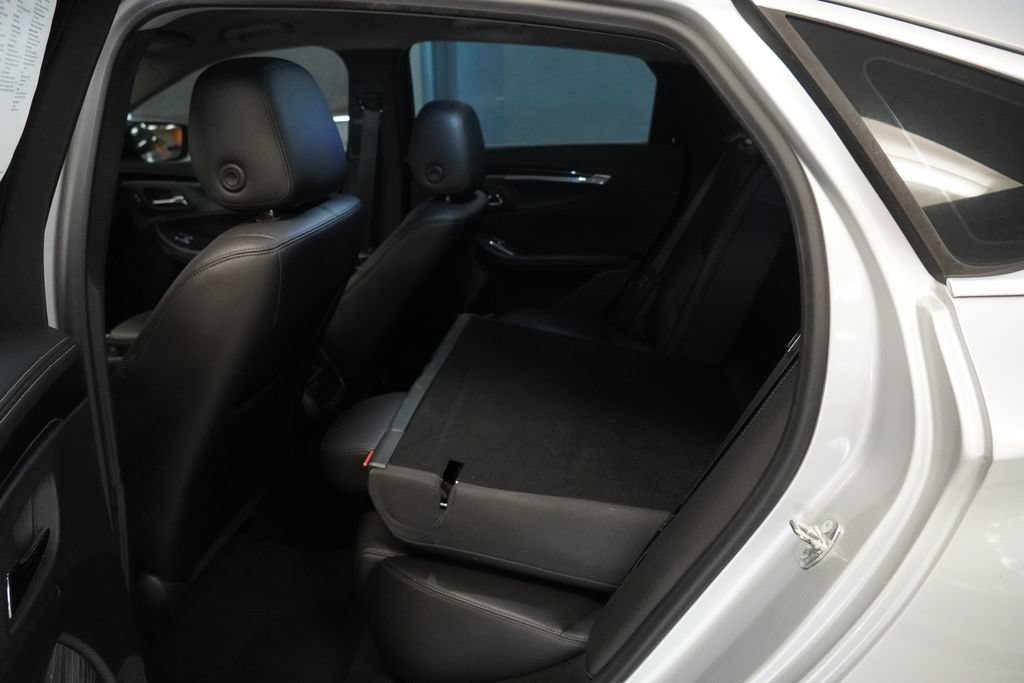 Used 2018 Chevrolet Impala LT FWD image 22