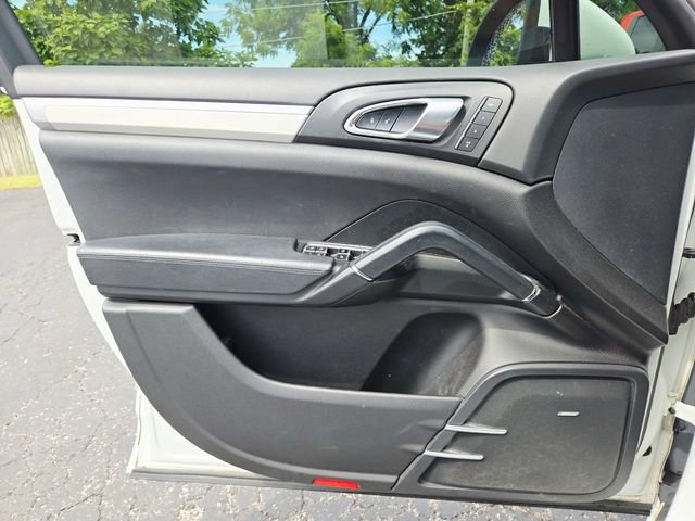 Used 2014 Porsche Cayenne GTS AWD/4WD image 19
