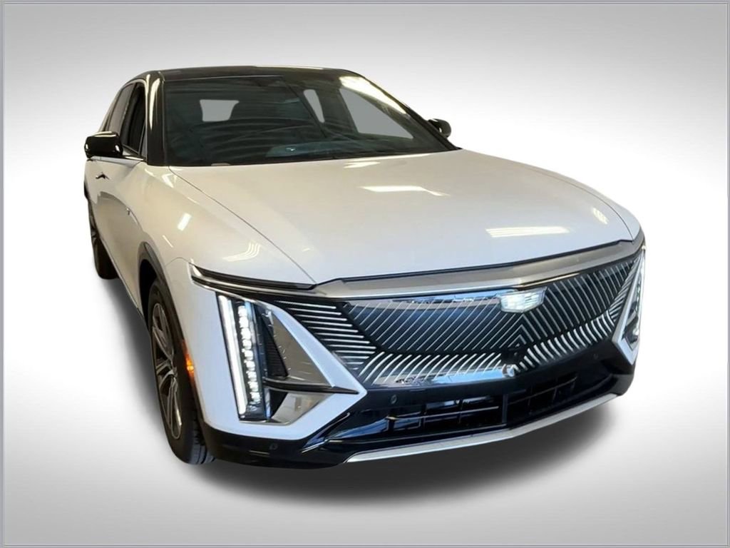 New 2025 Cadillac Lyriq Luxury image 2