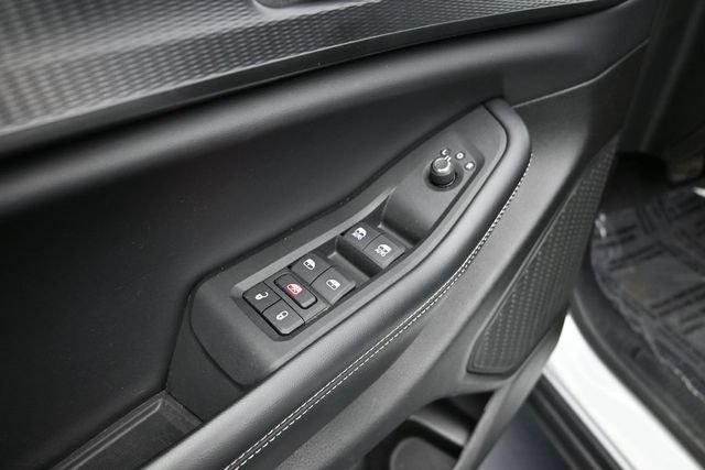Used 2025 Jeep Grand Cherokee Altitude AWD/4WD image 13