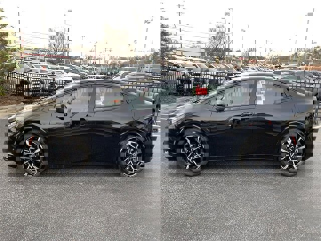 New 2025 Toyota Prius Plug-In Hybrid image 5