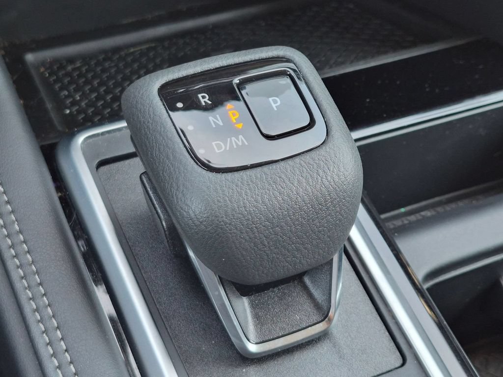 Used 2025 Nissan Pathfinder Platinum w/ Cargo Package FWD image 25