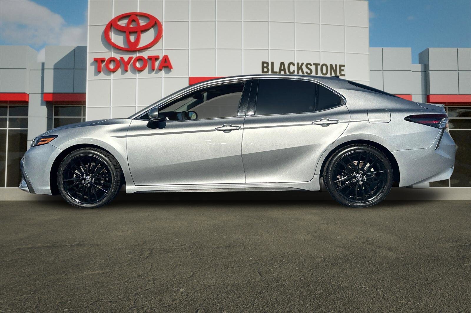 Certified 2021 Toyota Camry XSE FWD image 6