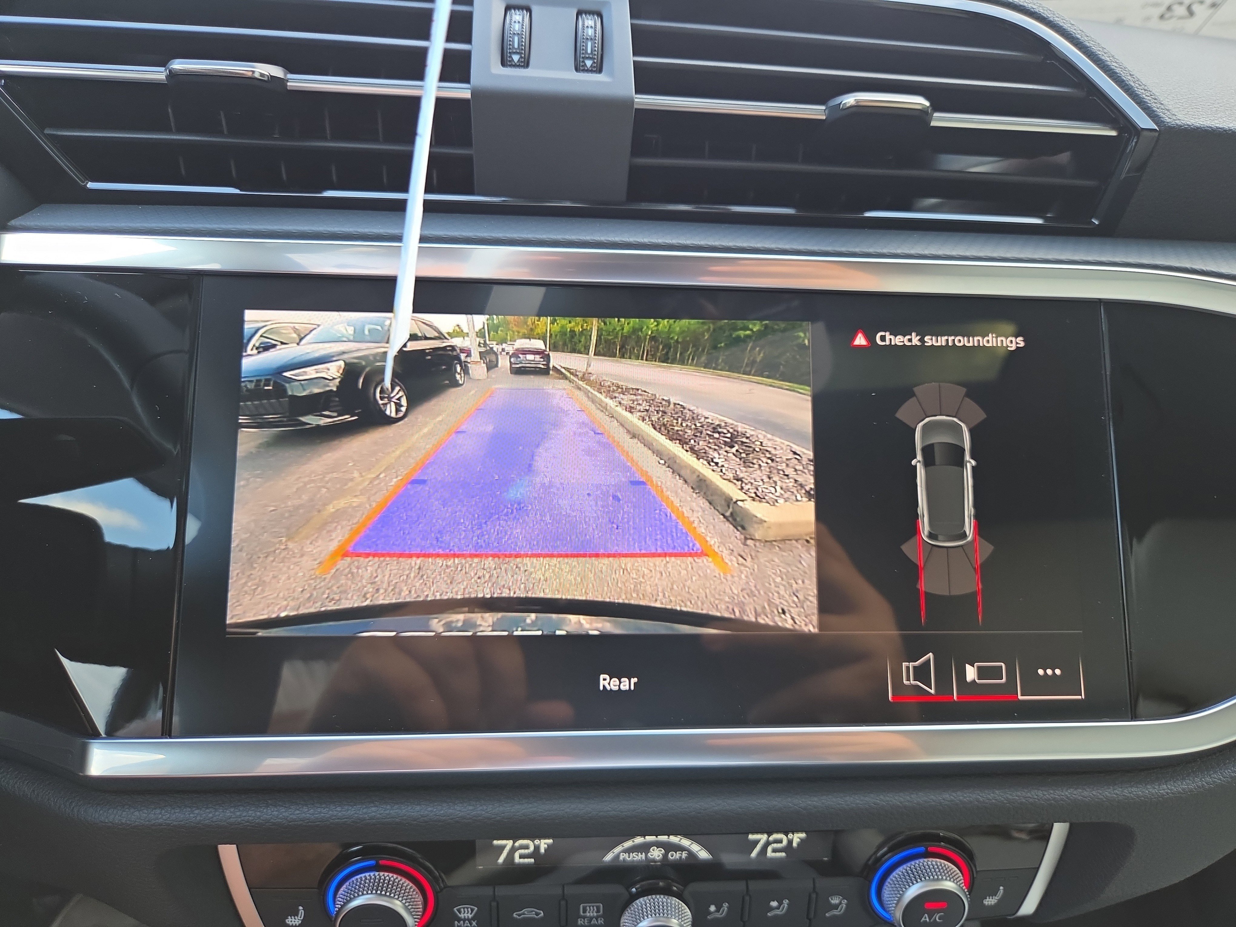 New 2025 Audi Q3 2.0T Premium image 11