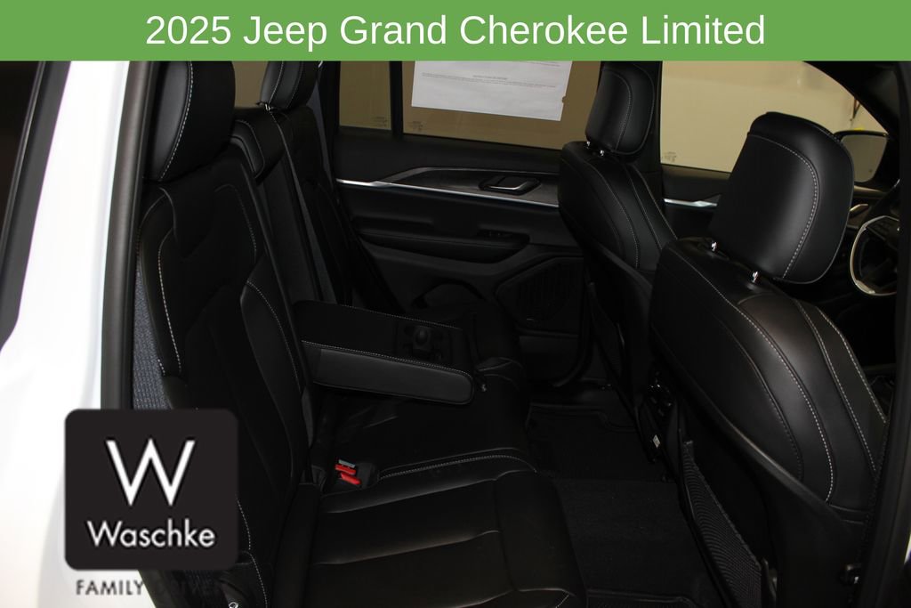 New 2025 Jeep Grand Cherokee Limited w/ Trailer Tow Package image 21