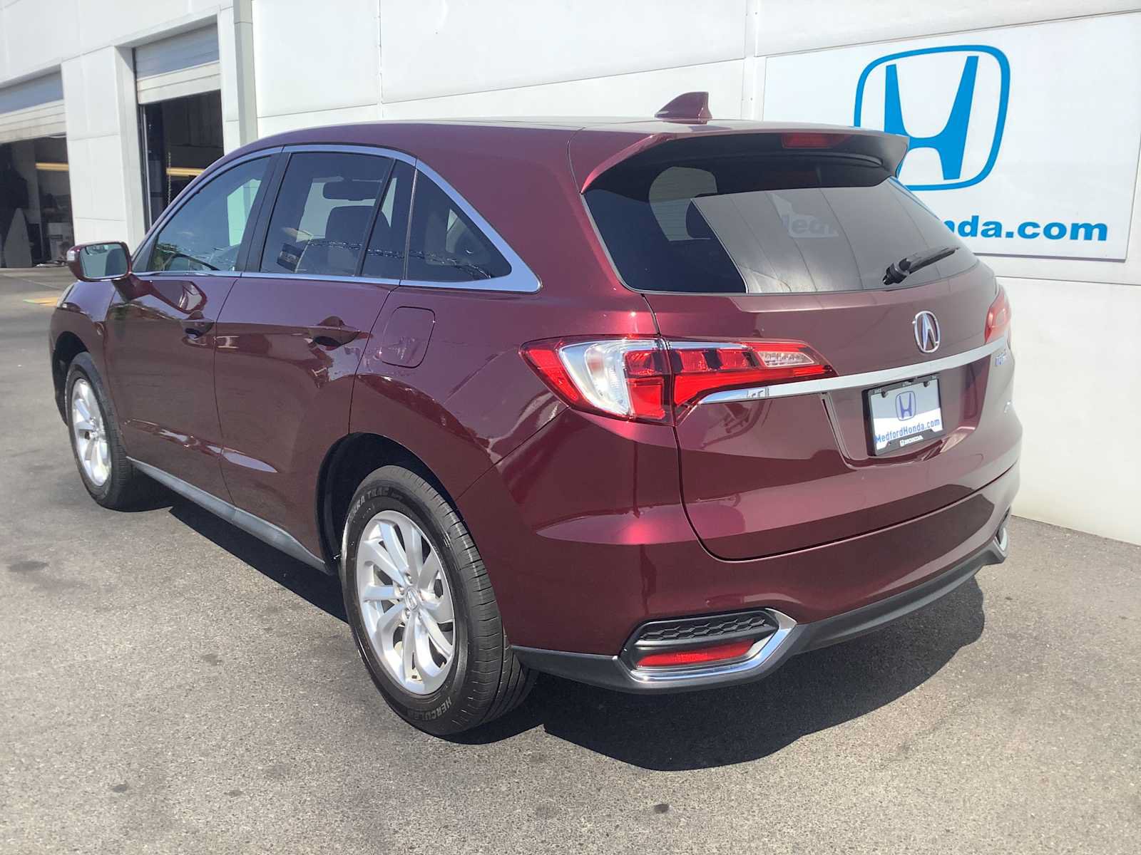 Used 2018 Acura RDX w/ Technology Package AWD/4WD image 4