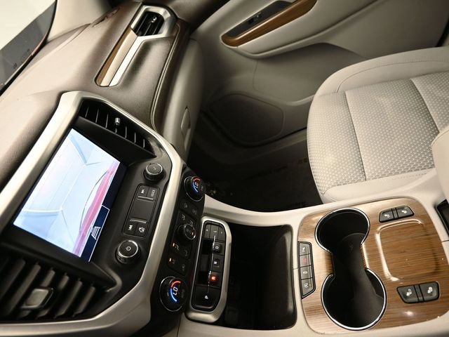 Used 2021 GMC Acadia SLE w/ Driver Convenience Package FWD image 23