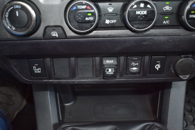 Used 2018 Toyota Tacoma SR5 AWD/4WD image 7