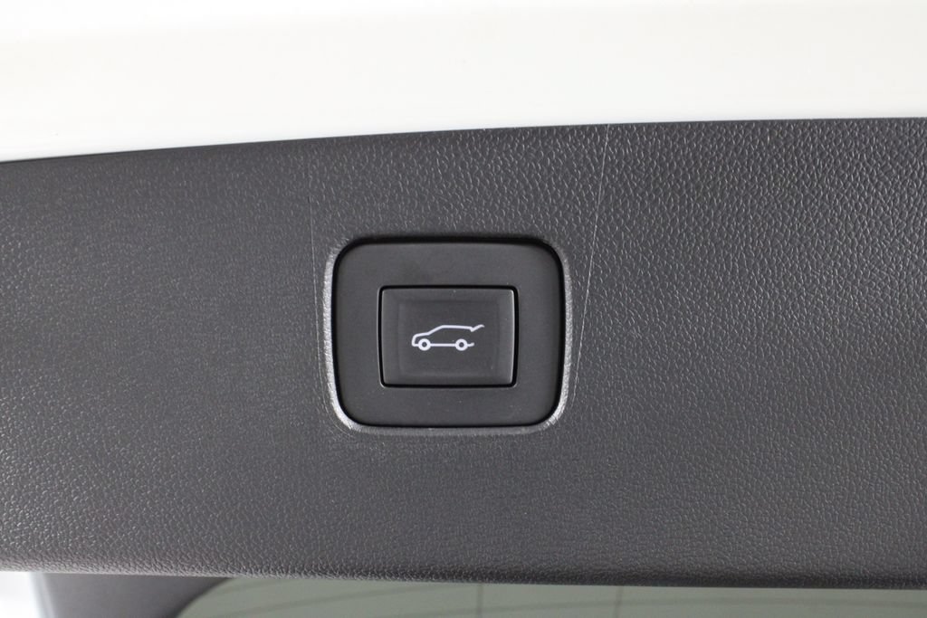 Used 2025 Buick Envista Sport Touring w/ Convenience I Package FWD image 18