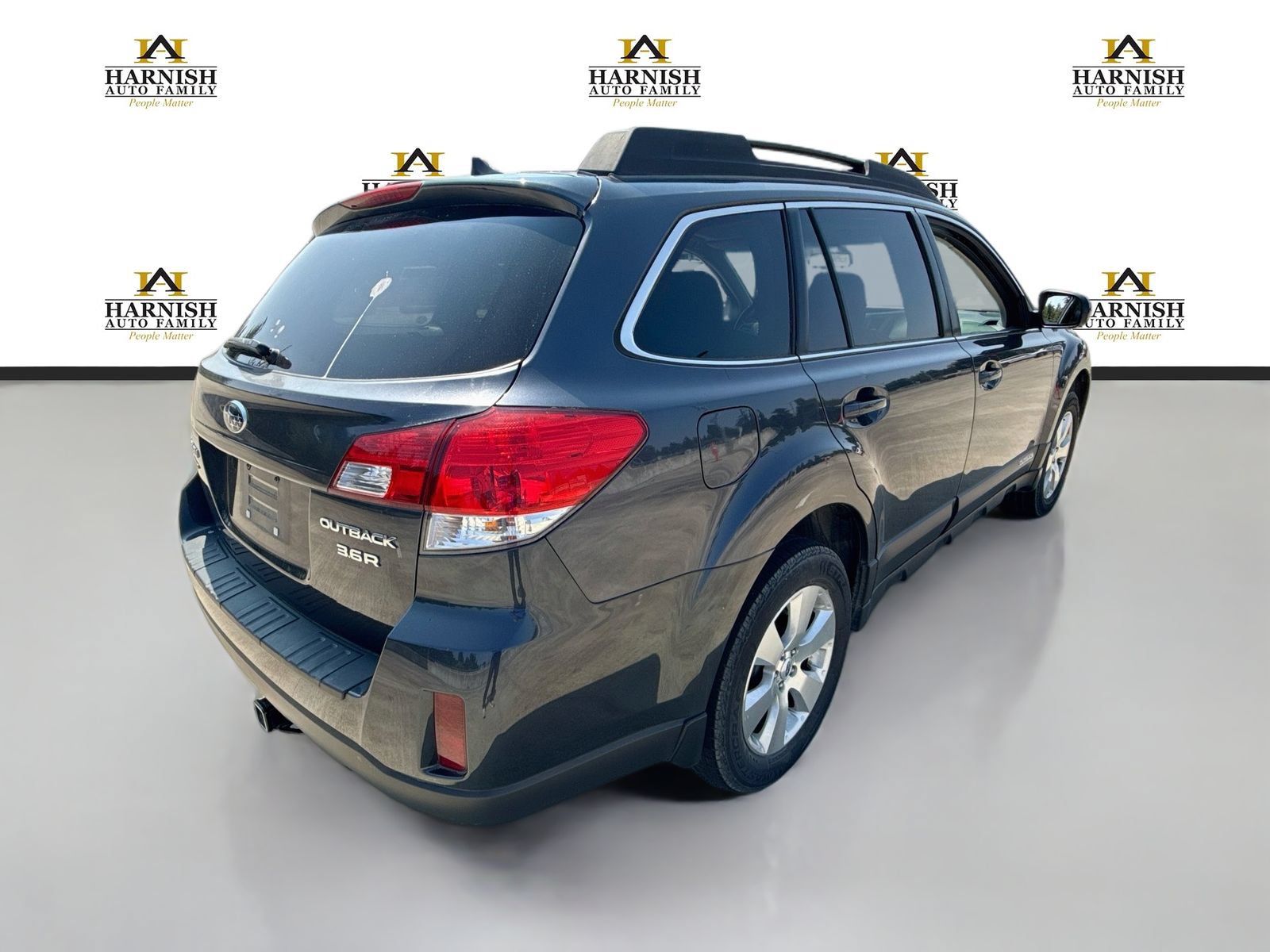 Used 2012 Subaru Outback 3.6R Limited w/ Moonroof Pkg AWD/4WD image 5