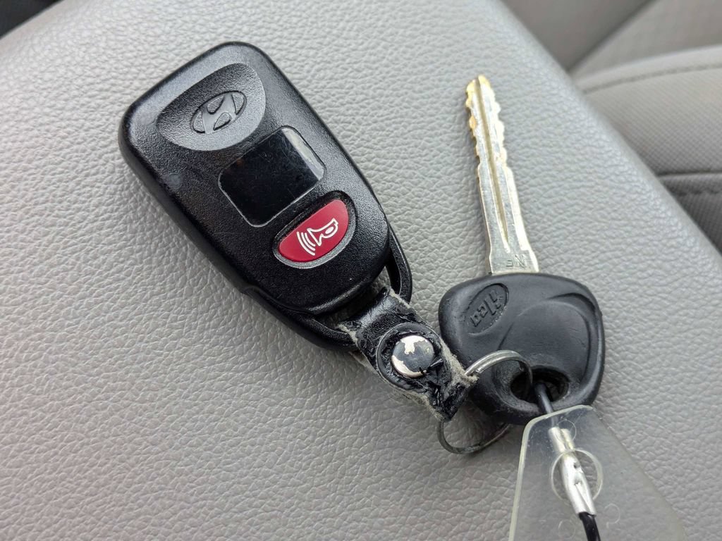 Used 2019 Hyundai Elantra SEL FWD image 27
