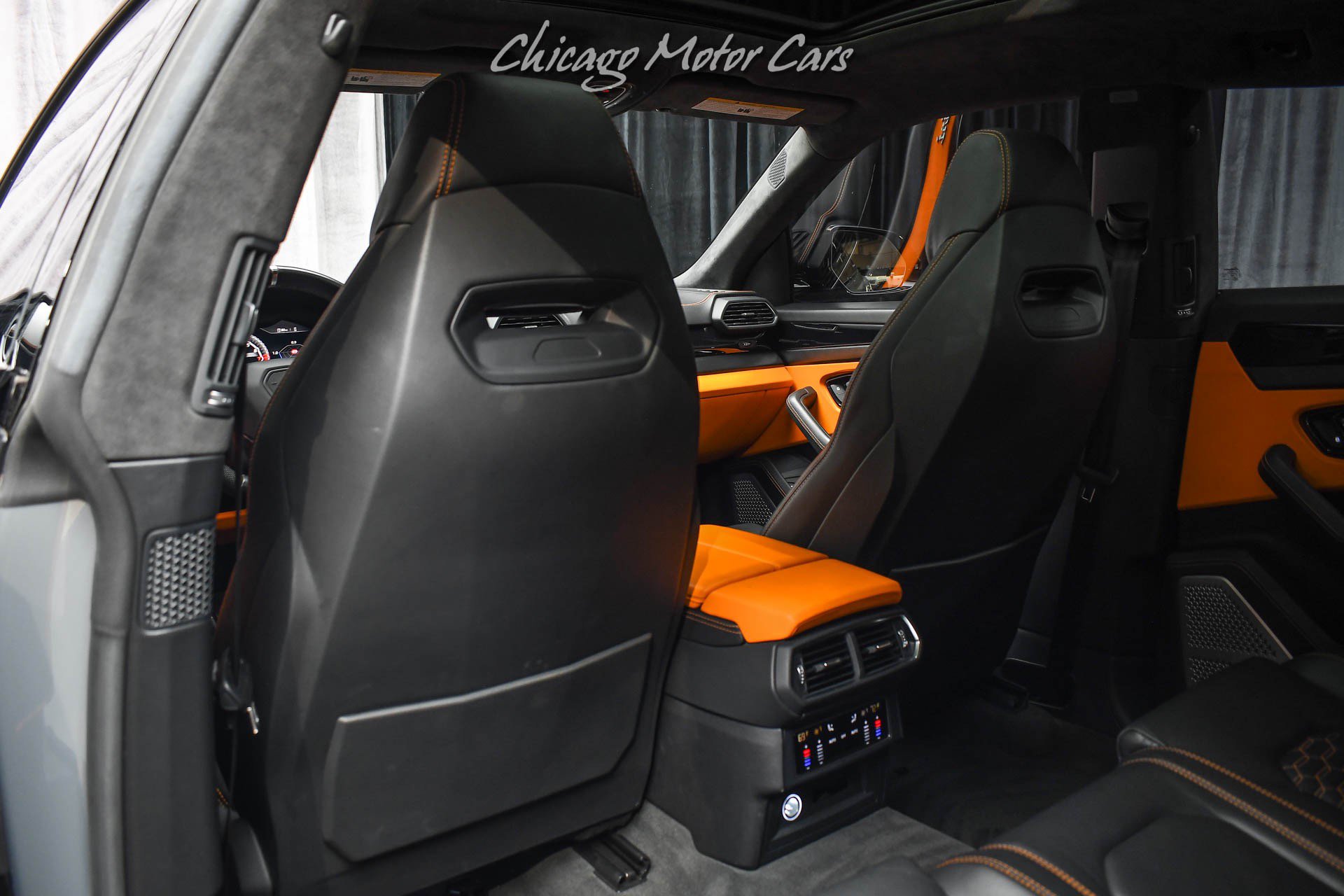 Used 2021 Lamborghini Urus AWD/4WD image 26