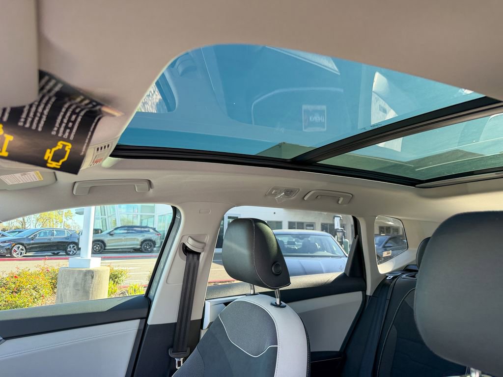 New 2026 Volkswagen Taos SE image 21