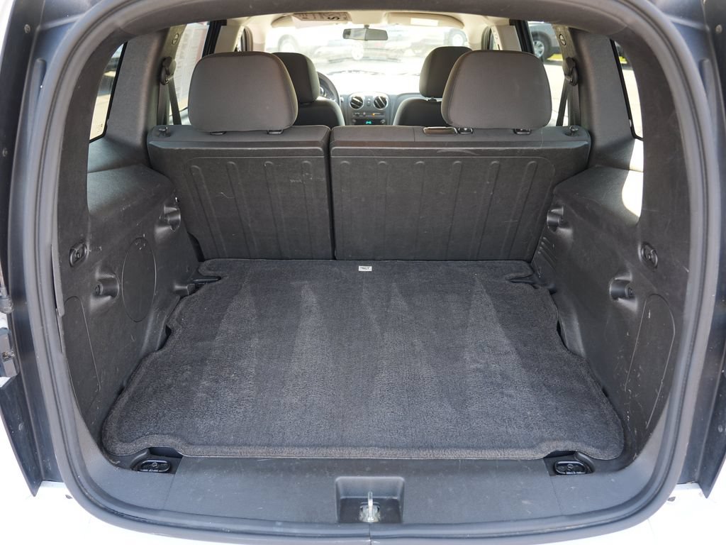 Used 2010 Chevrolet HHR LS FWD image 25