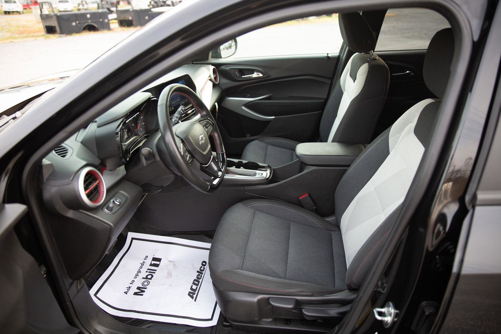 Certified 2024 Chevrolet Trax RS w/ Driver Confidence Package image 21