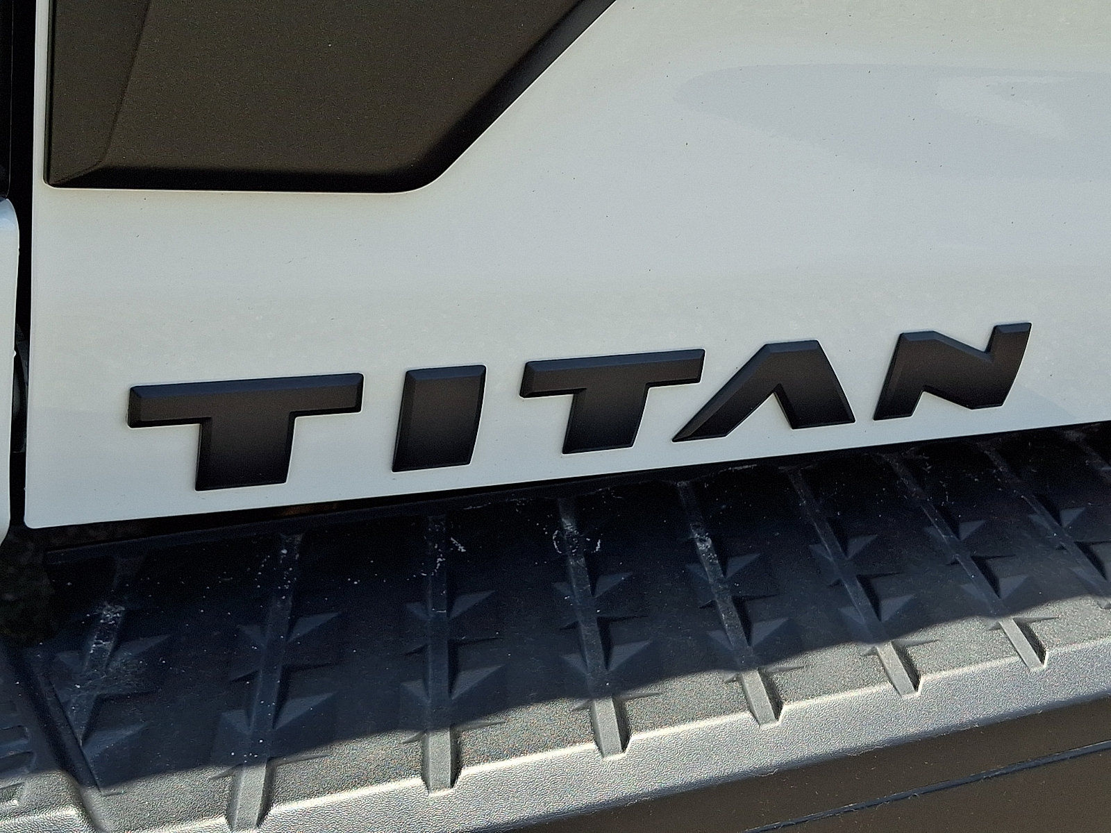 Certified 2024 Nissan Titan PRO-4X w/ Pro-4x Convenience Package AWD/4WD image 32