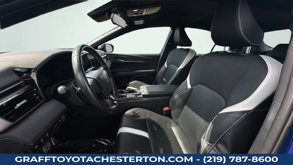 Used 2025 Toyota Camry SE FWD image 23