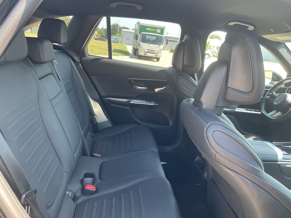 Used 2025 Mercedes-Benz GLC 300 image 16