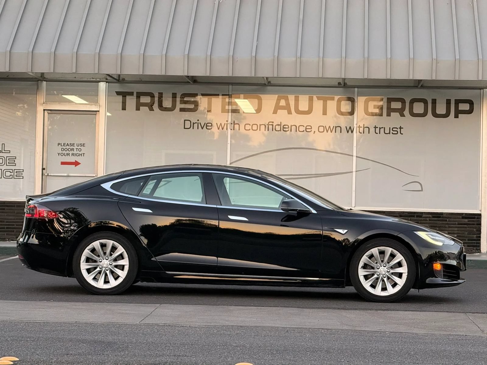 Used 2016 Tesla Model S 75 RWD image 4