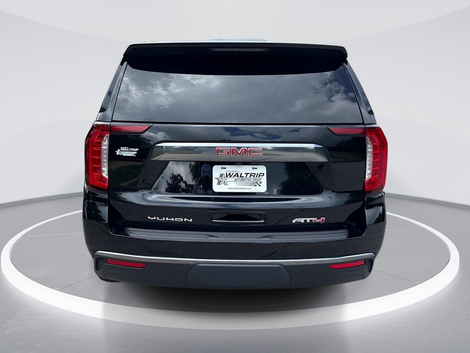 Certified 2024 GMC Yukon AT4 w/ Technology Package AWD/4WD image 7