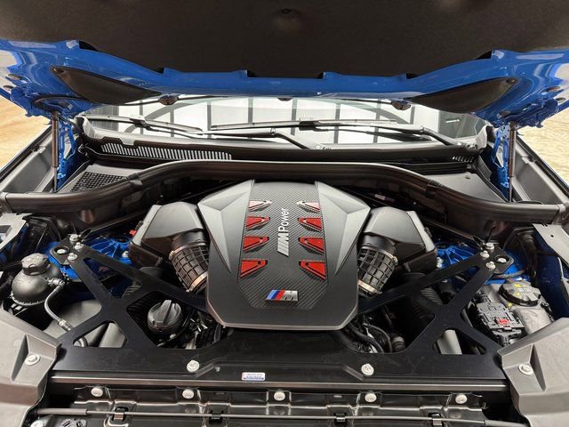 Used 2026 BMW X5 M Competition w/ Executive Package image 26
