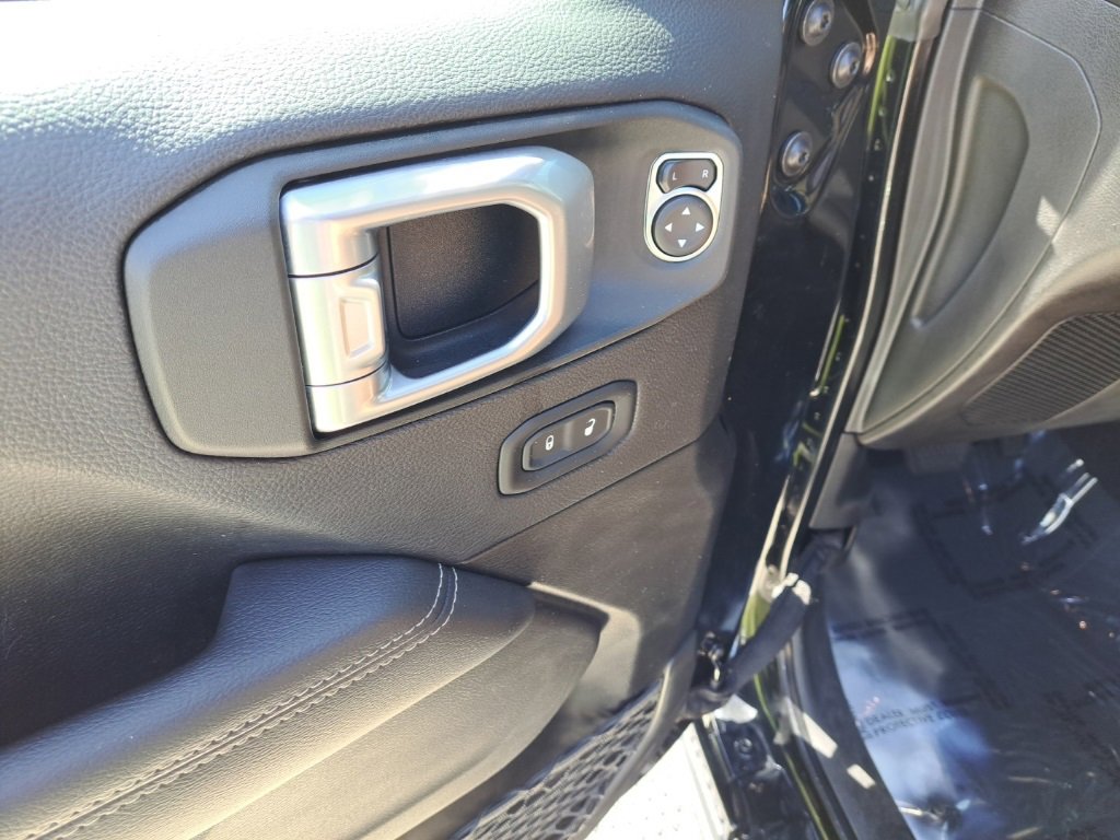 Used 2022 Jeep Gladiator Overland w/ Popular Equipment Package image 14