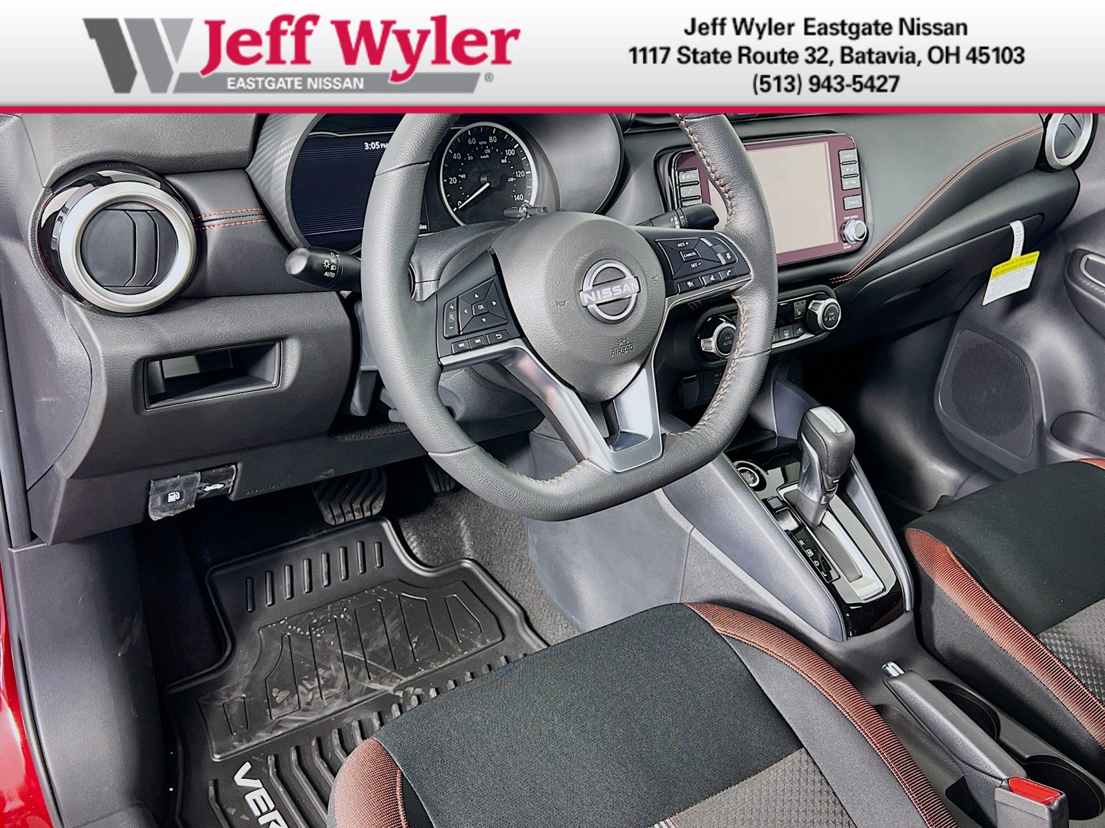 New 2025 Nissan Versa SR w/ Trunk Package FWD image 5