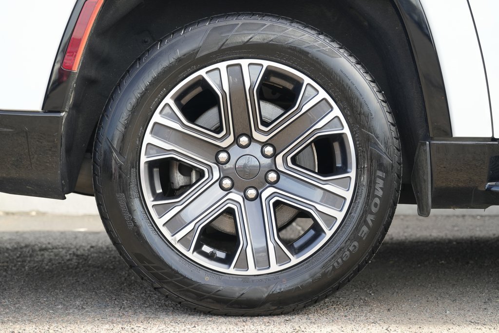 Used 2023 Jeep Wagoneer L Series II image 11