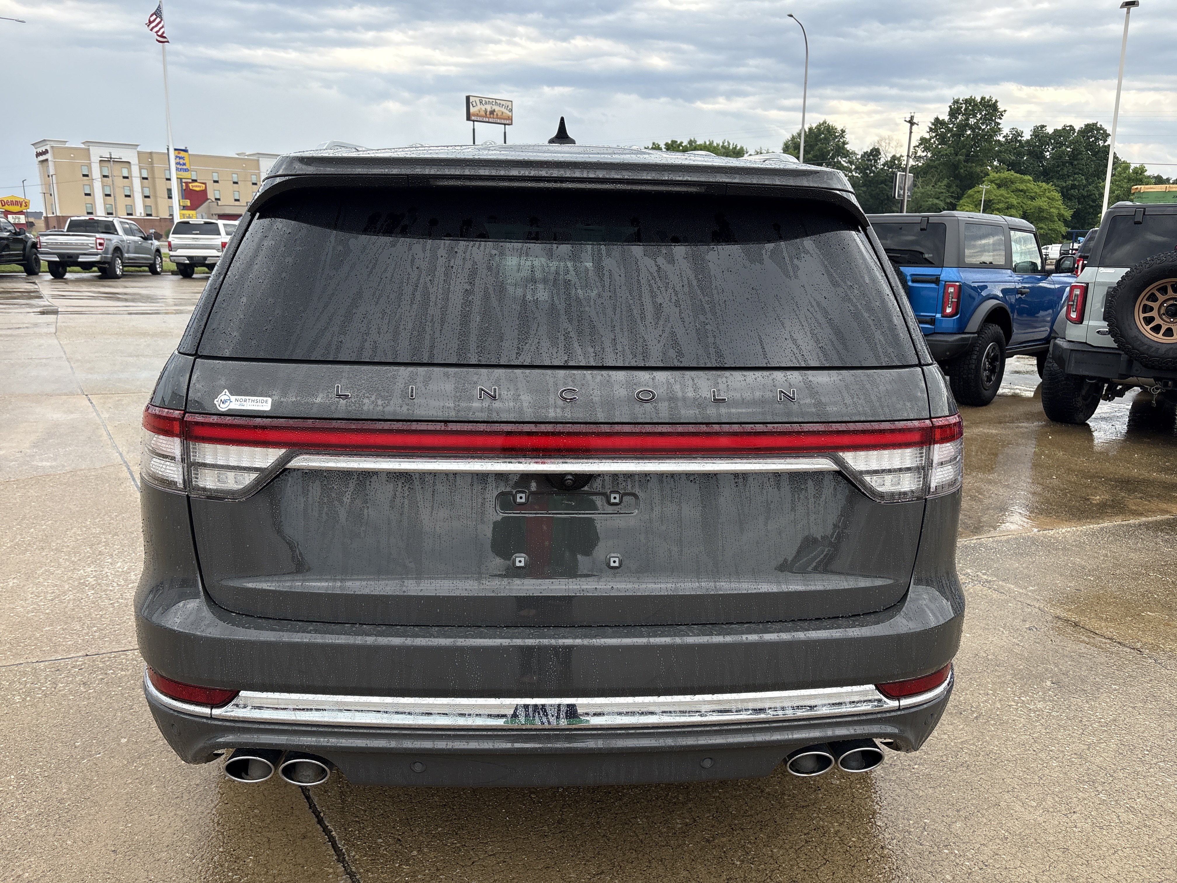 Used 2024 Lincoln Aviator Black Label AWD/4WD image 4