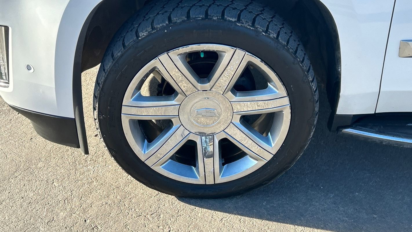 Used 2019 Cadillac Escalade ESV Luxury image 15