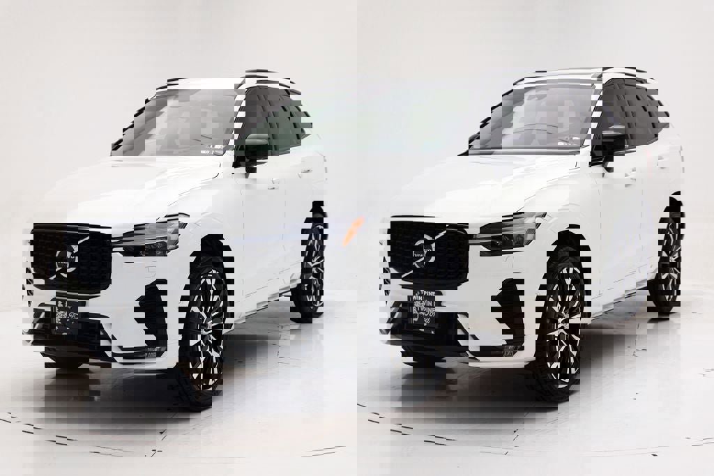 Used 2024 Volvo XC60 B5 Plus w/ Protection Package Premier image 2