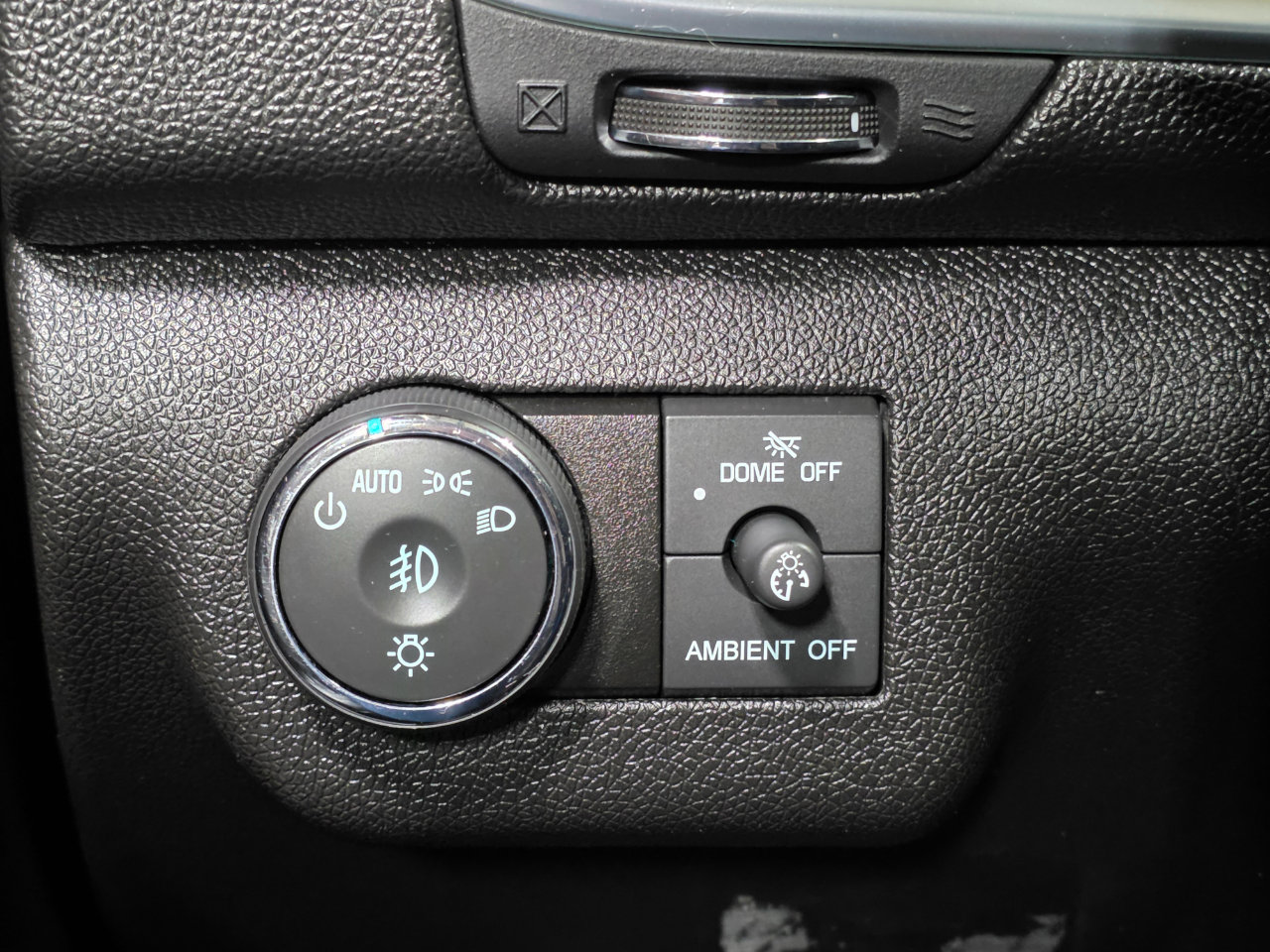 Used 2016 Chevrolet Traverse LTZ image 40