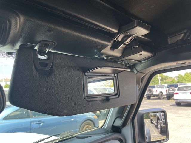 Used 2024 Jeep Wrangler Sport AWD/4WD image 30