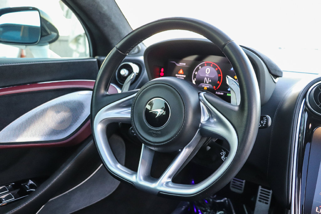 Used 2022 McLaren GT RWD image 16