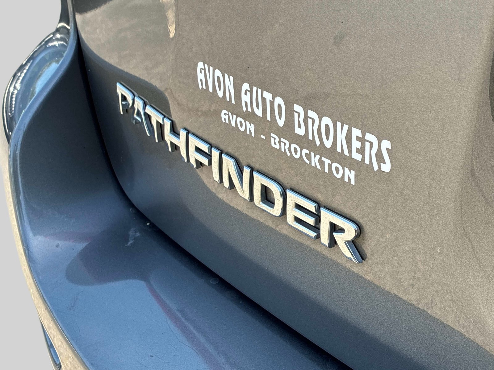 Used 2018 Nissan Pathfinder S AWD/4WD image 10